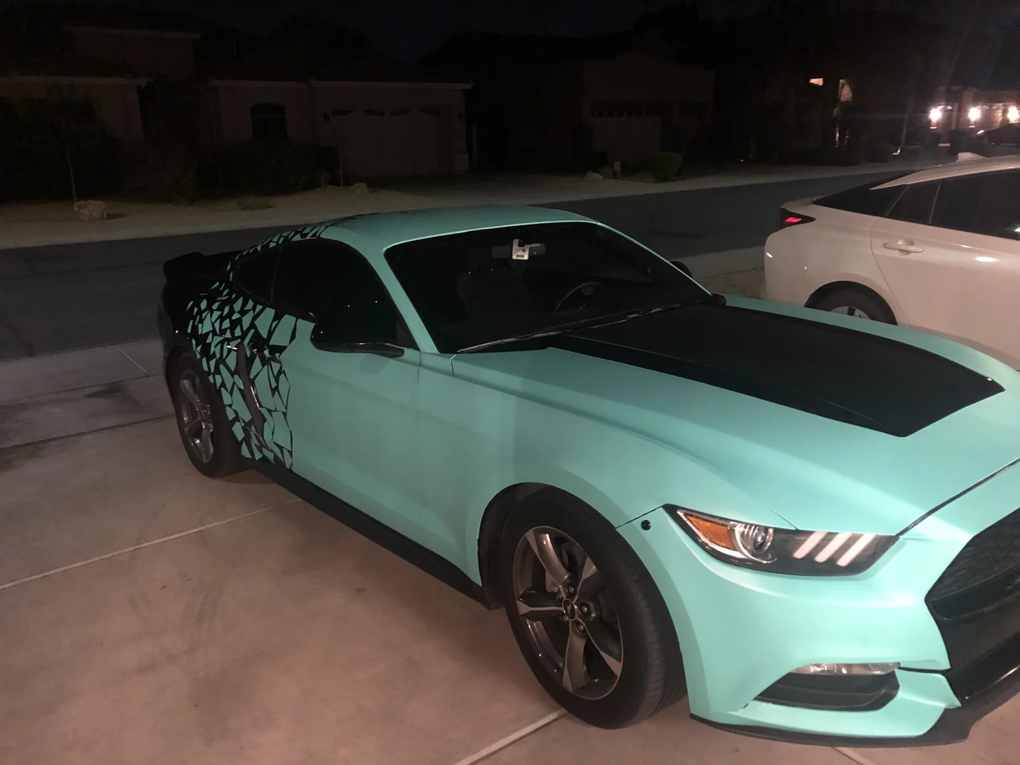 Premium Matte Metallic: Blue Tiffany / Miami Teal - Image 5